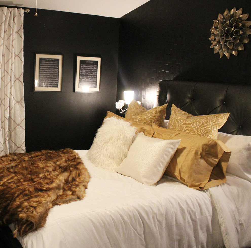 Ejemplo de dormitorio principal ecléctico de tamaño medio con paredes negras
