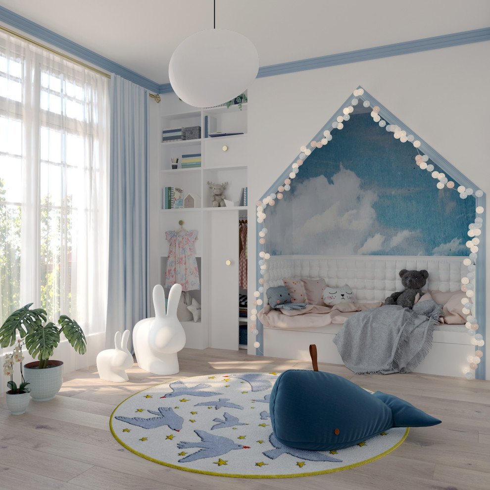 Idéer för ett modernt sovrum, med blå väggar, ljust trägolv och beiget golv