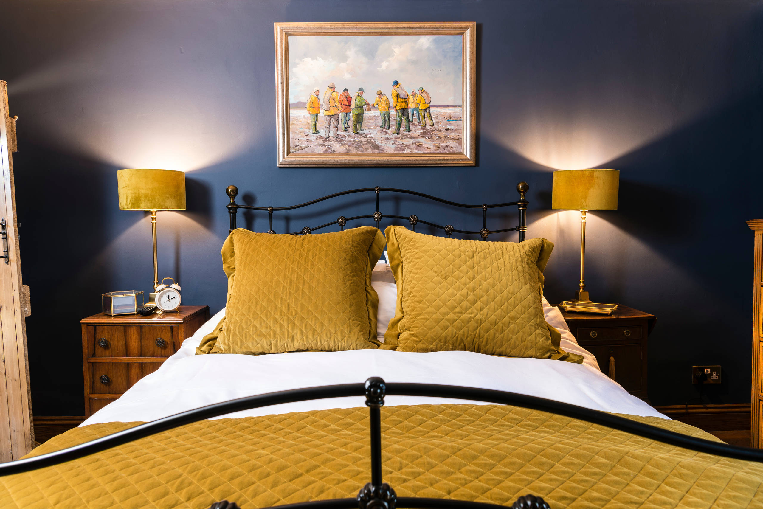 75 Gelbe Schlafzimmer mit blauer Wandfarbe Ideen & Bilder - Januar 2024 |  Houzz DE