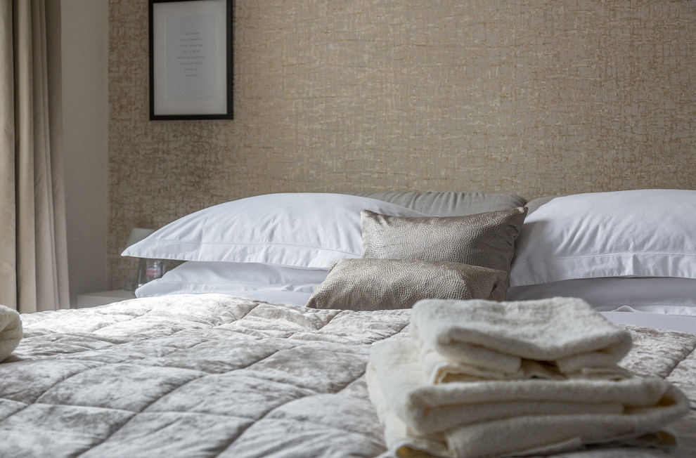 Bolton Road, Windsor Contemporary Bedroom Berkshire by Design'd