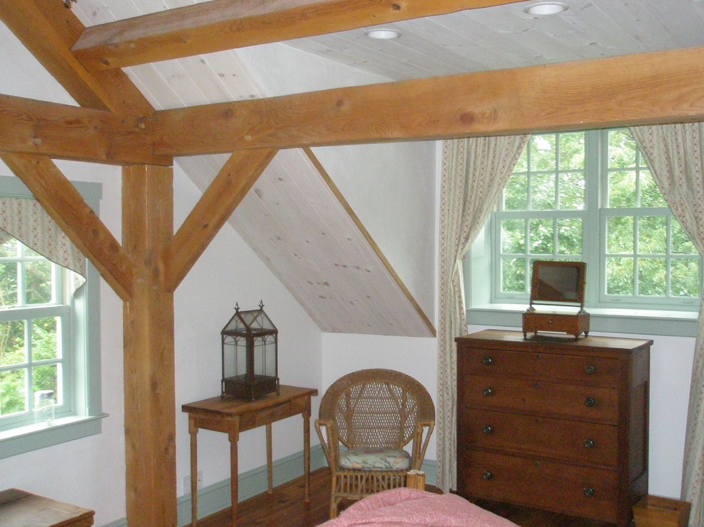 Bedroom - traditional bedroom idea in Philadelphia