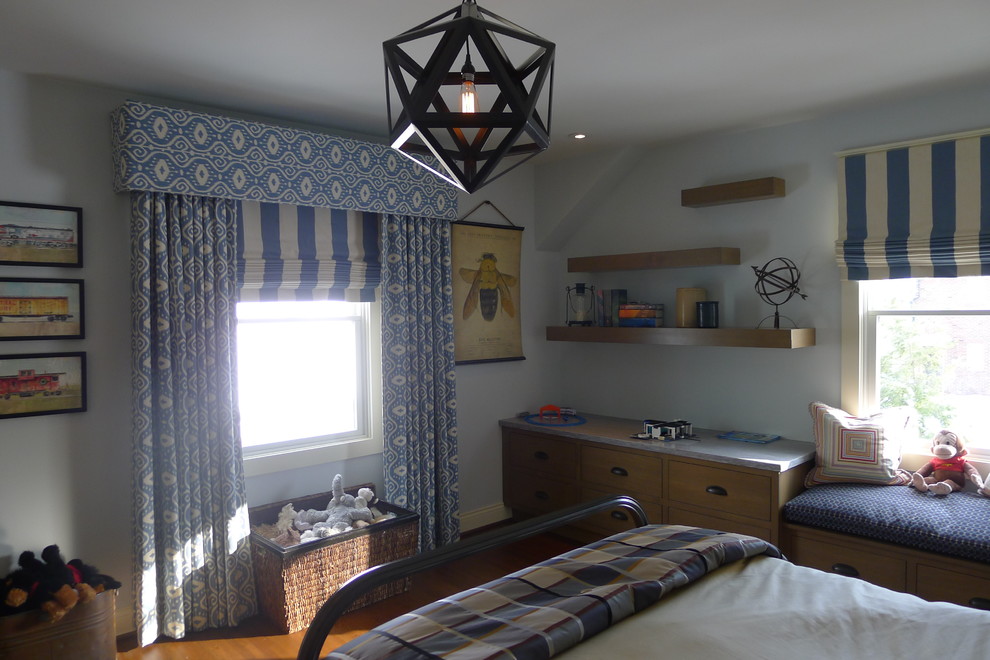 Bedroom - transitional bedroom idea in Indianapolis