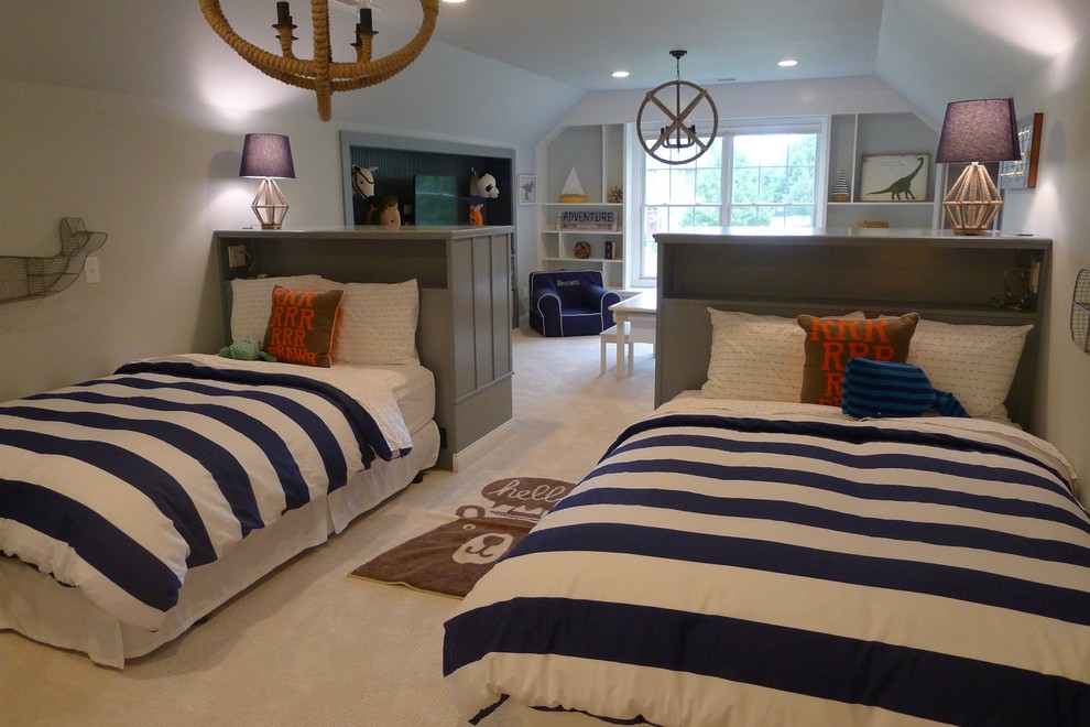 Inspiration för ett stort vintage sovloft, med blå väggar och heltäckningsmatta