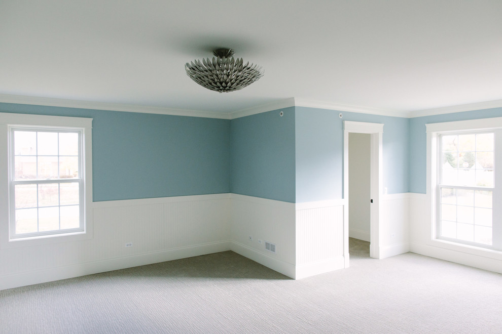 Источник вдохновения для домашнего уюта: хозяйская спальня среднего размера в стиле кантри с синими стенами и ковровым покрытием