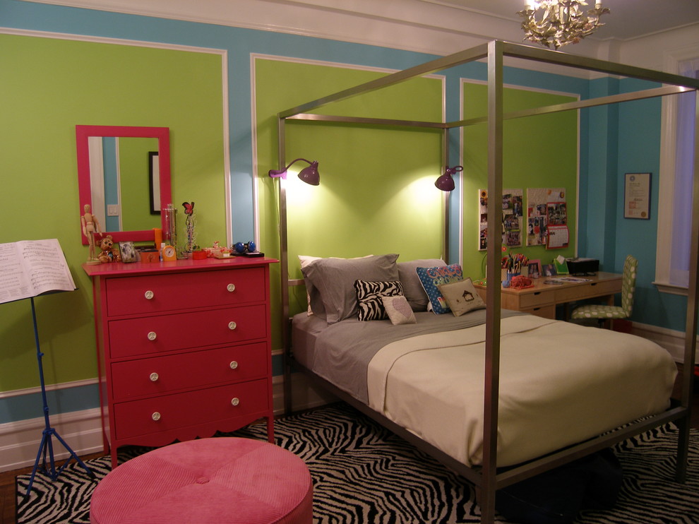 ニューヨークにあるトラディショナルスタイルのおしゃれな寝室のレイアウト
