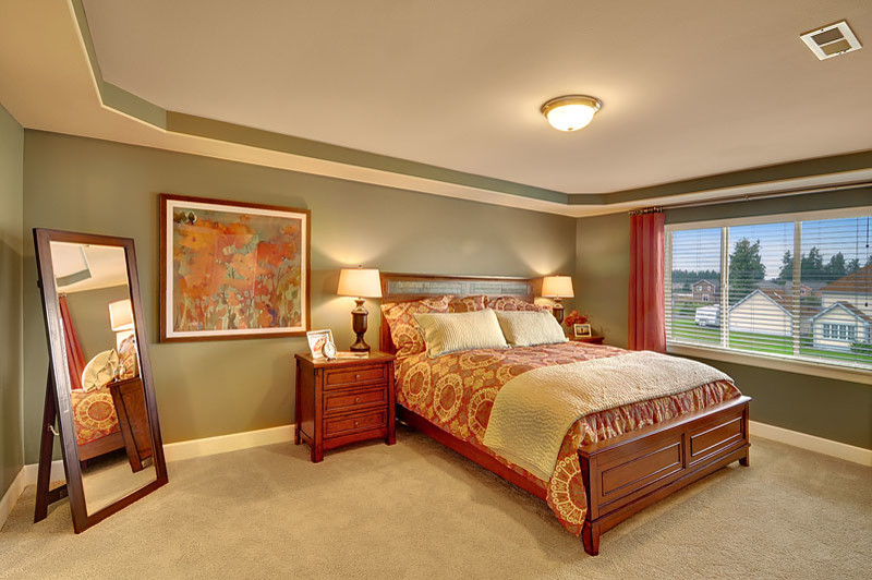This is an example of a traditional bedroom in Seattle.