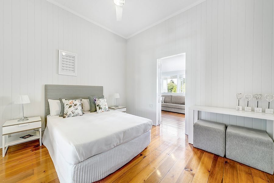 Brisbane Bedrooms Traditional Bedroom Brisbane by Harcourts