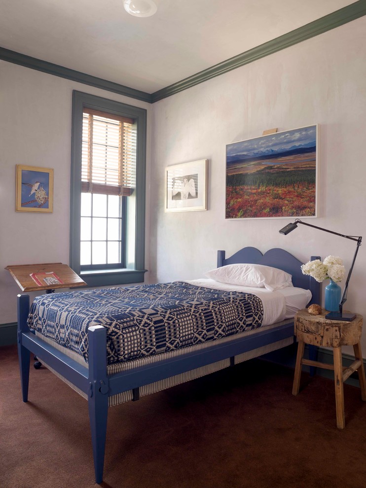 Idee per una camera da letto tradizionale con pareti bianche