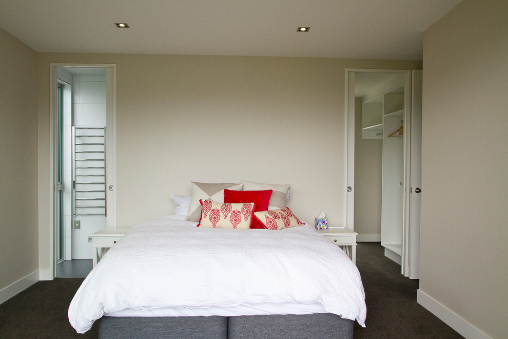 Contemporary bedroom in Dunedin.