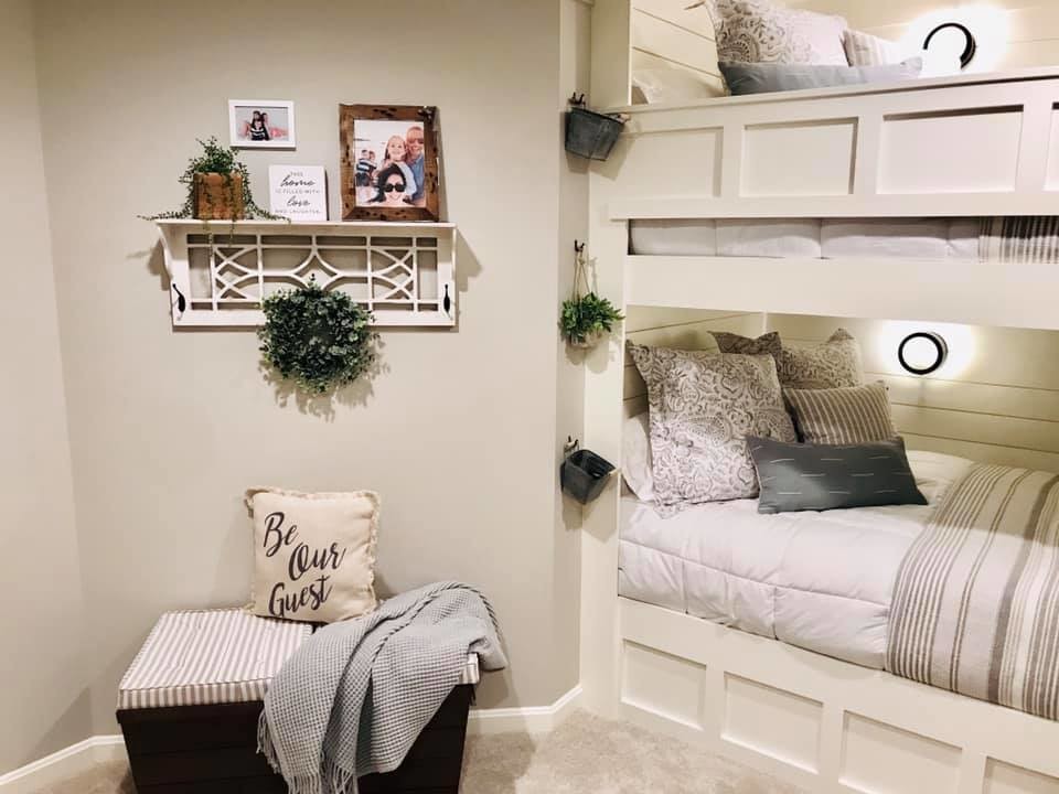 Bedroom - mid-sized transitional carpeted and beige floor bedroom idea in Cincinnati with beige walls