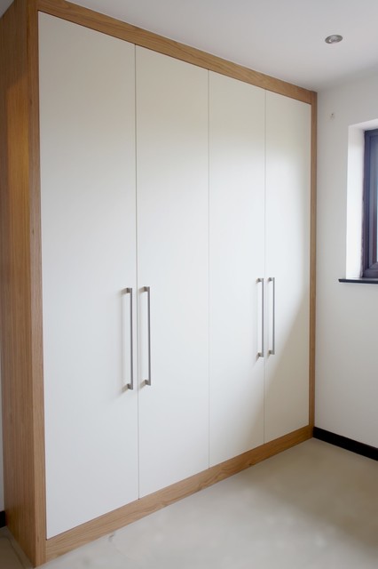 Built in Modern wardrobe with Oak surround - Contemporary - Bedroom -  Oxfordshire - by Built in Solutions | Houzz IE