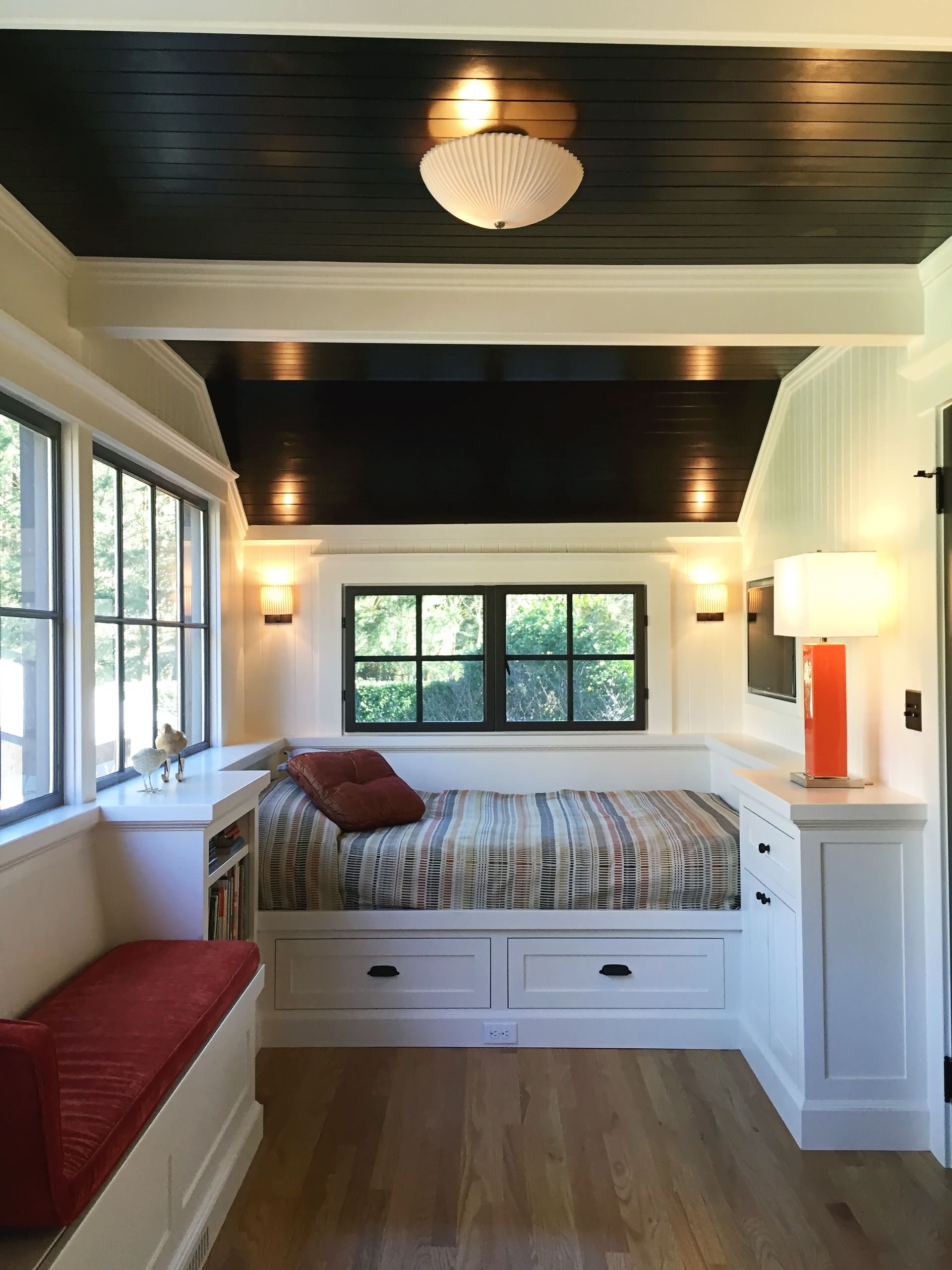 75 Beautiful Small Bedroom Pictures Ideas July 2021 Houzz