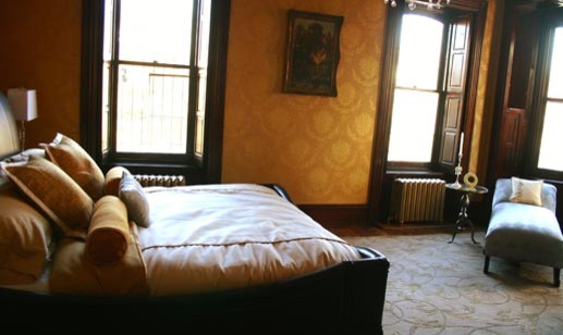 Classic bedroom in Philadelphia.