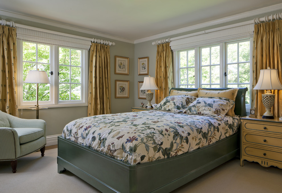 Bedroom - traditional bedroom idea in San Francisco