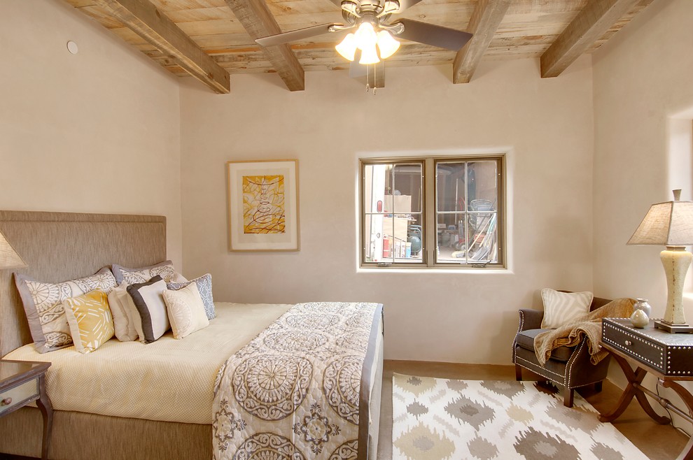Свежая идея для дизайна: гостевая спальня (комната для гостей) в стиле рустика с бетонным полом - отличное фото интерьера