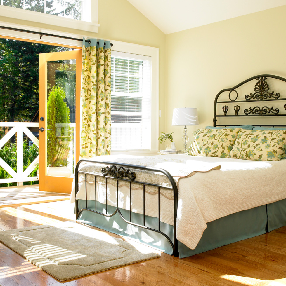 Example of a classic bedroom design in Vancouver