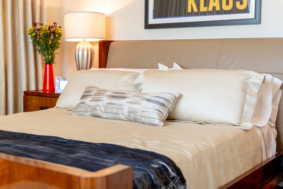 Foto de habitación de invitados minimalista de tamaño medio con paredes blancas, moqueta y suelo gris