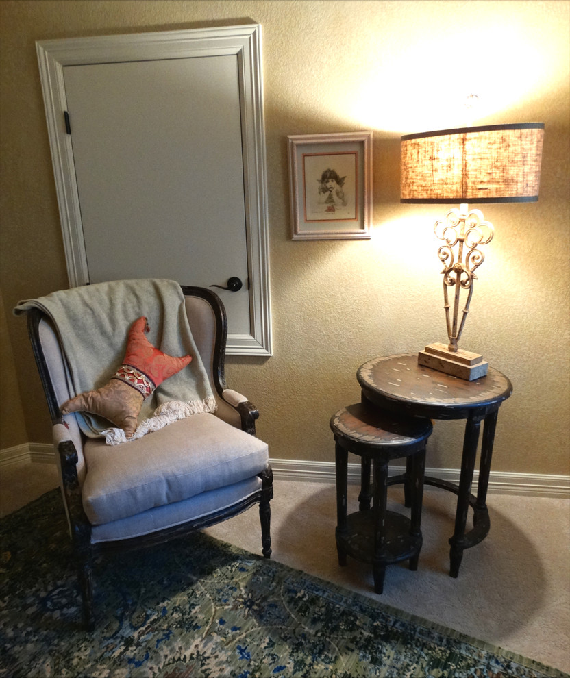 Inspiration for a medium sized eclectic guest bedroom in Austin with carpet.