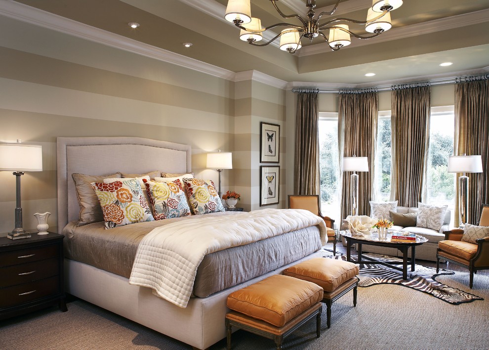 Свежая идея для дизайна: спальня в классическом стиле с серыми стенами - отличное фото интерьера
