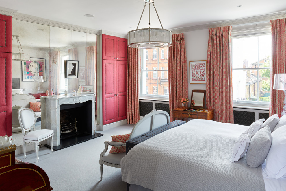 ロンドンにあるトランジショナルスタイルのおしゃれな寝室