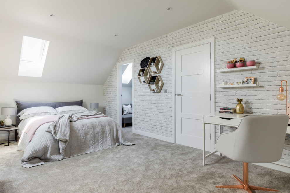 Immagine di una camera degli ospiti design di medie dimensioni con pareti grigie, moquette e pavimento grigio
