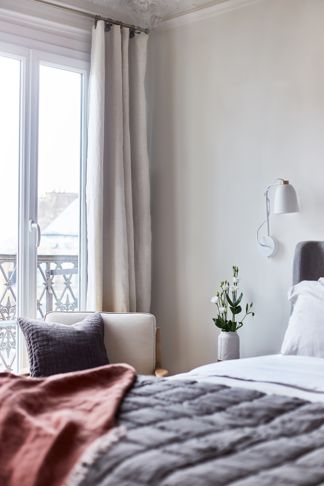 Inspiration for a scandinavian bedroom remodel in Paris