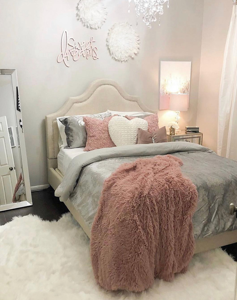 Chic Decor Modern Bedroom Houston by Chic Interiors By Shante