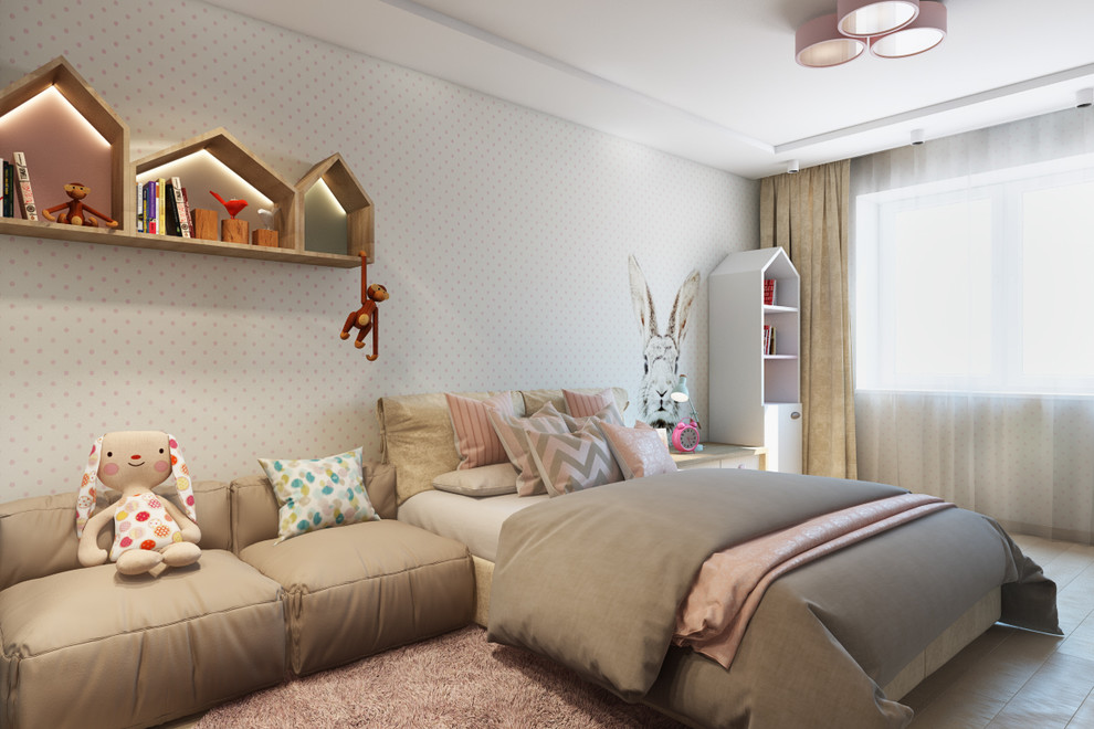 Idee per una camera matrimoniale minimalista di medie dimensioni con pareti rosa, parquet chiaro, nessun camino e pavimento beige