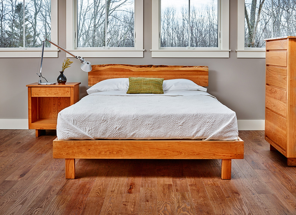 Bedroom - 1950s bedroom idea in Portland Maine