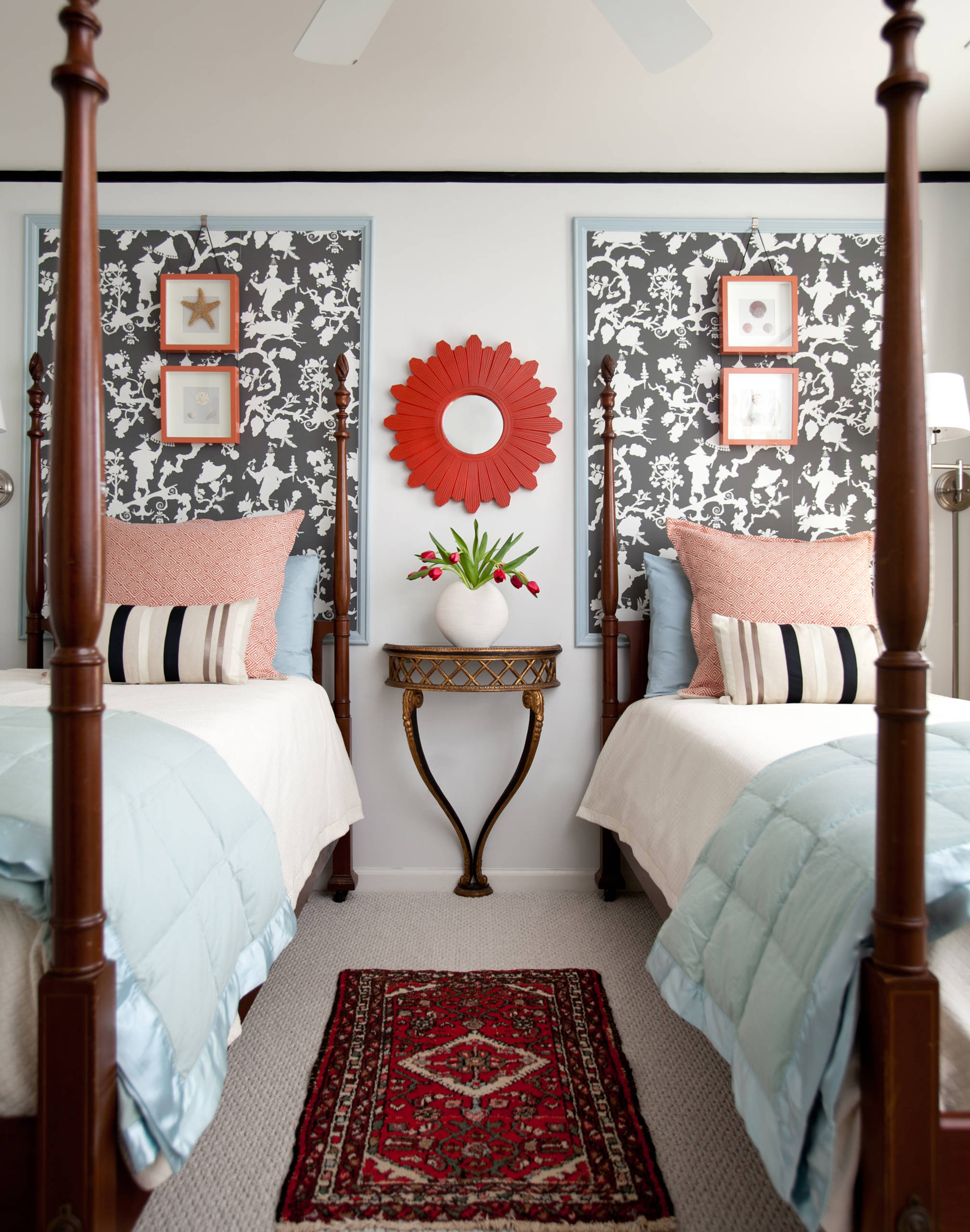 Wallpaper Behind Bed: Photos, Designs & Ideas