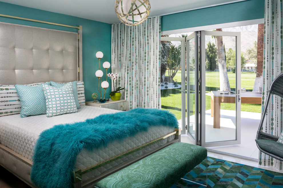 Diseño de dormitorio retro con paredes azules