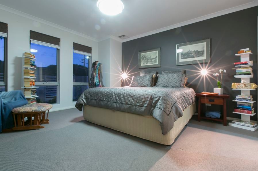 Mittelgroßes Modernes Hauptschlafzimmer in Perth