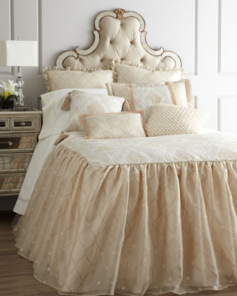 Inspiration for a traditional bedroom in Dallas.