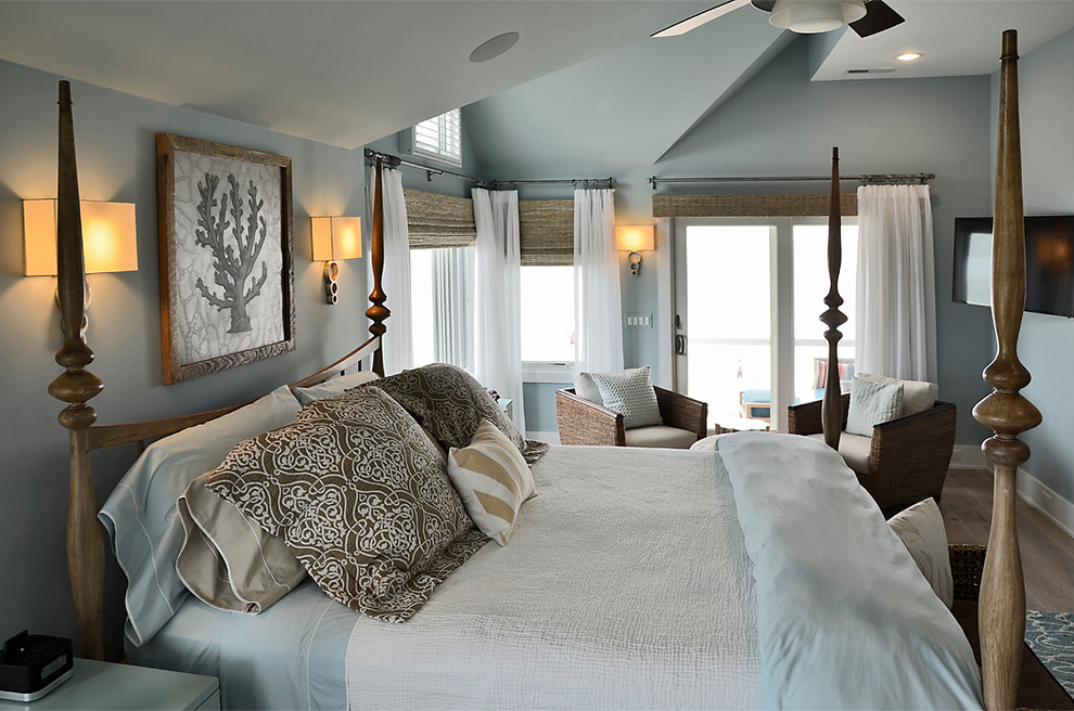 Inspiration for a large coastal master light wood floor bedroom remodel in Philadelphia with blue walls