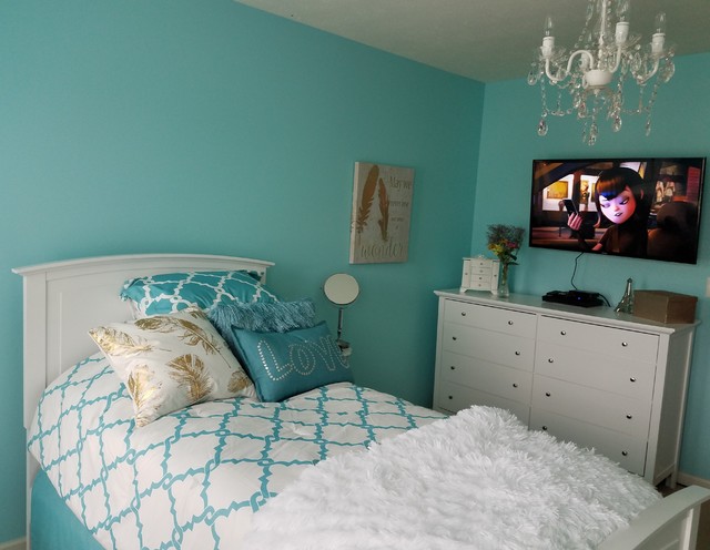 Color Your Corner- Bedroom for Courtney - Contemporary ...