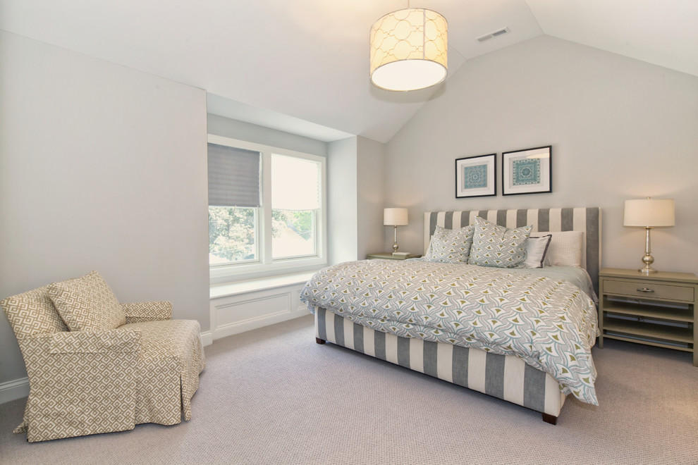 Стильный дизайн: гостевая спальня среднего размера, (комната для гостей) в морском стиле с серыми стенами и ковровым покрытием без камина - последний тренд