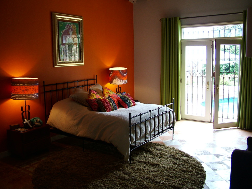 Bedroom - traditional bedroom idea in Mexico City
