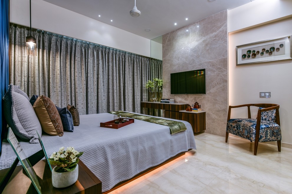 Photo of a contemporary bedroom in Mumbai.