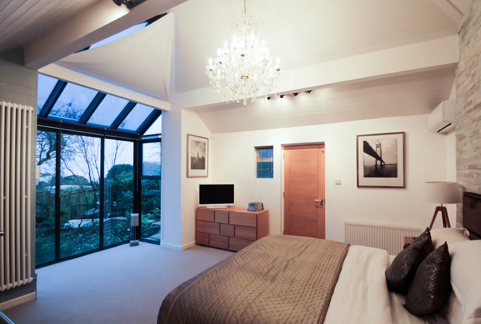 Modernes Schlafzimmer in Sussex