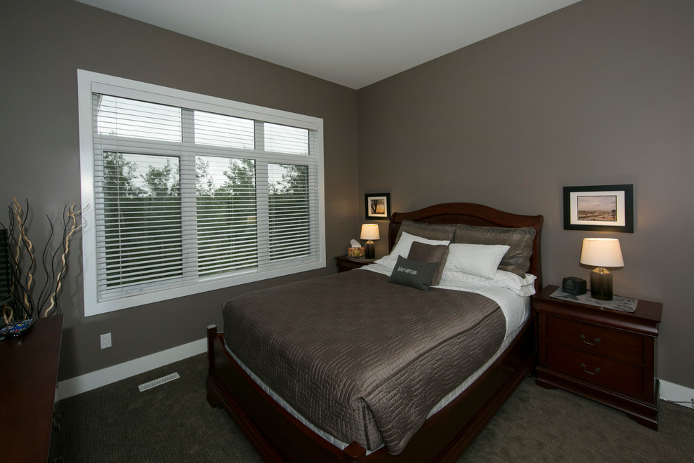 Стильный дизайн: гостевая спальня среднего размера, (комната для гостей) в современном стиле с серыми стенами и ковровым покрытием - последний тренд