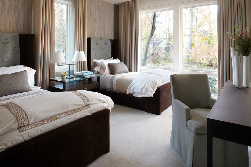 グランドラピッズにあるコンテンポラリースタイルのおしゃれな客用寝室 (カーペット敷き、暖炉なし)