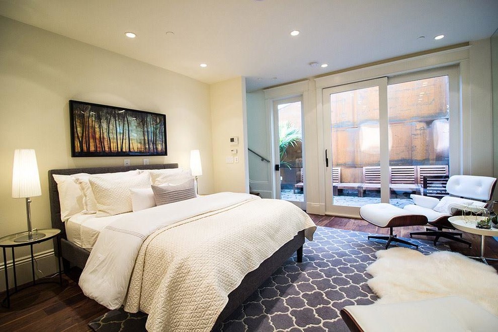 Contemporary bedroom in San Diego.