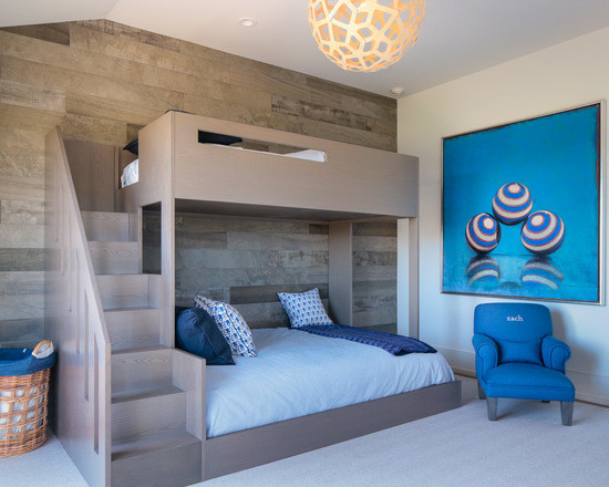 Idéer för att renovera ett mellanstort funkis sovloft, med flerfärgade väggar och heltäckningsmatta