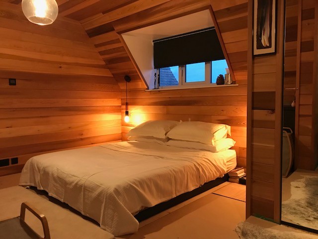 Ejemplo de dormitorio nórdico de tamaño medio