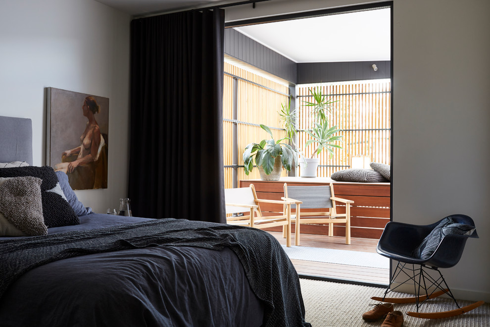 Photo of a contemporary bedroom in Brisbane.