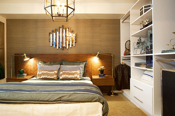 Example of a classic bedroom design in Calgary