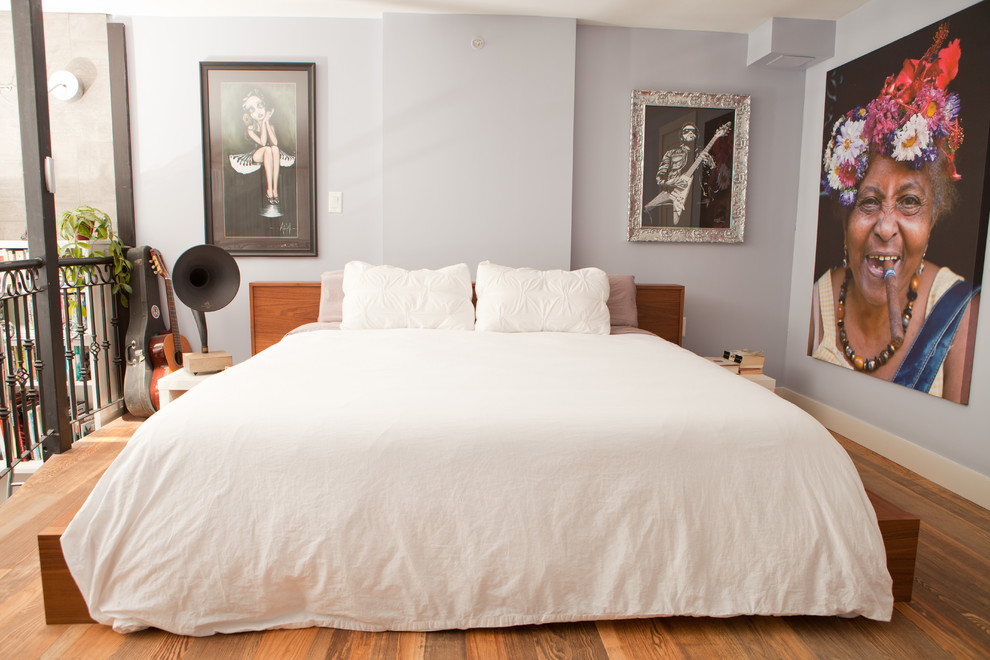 Bedroom - eclectic bedroom idea in Vancouver