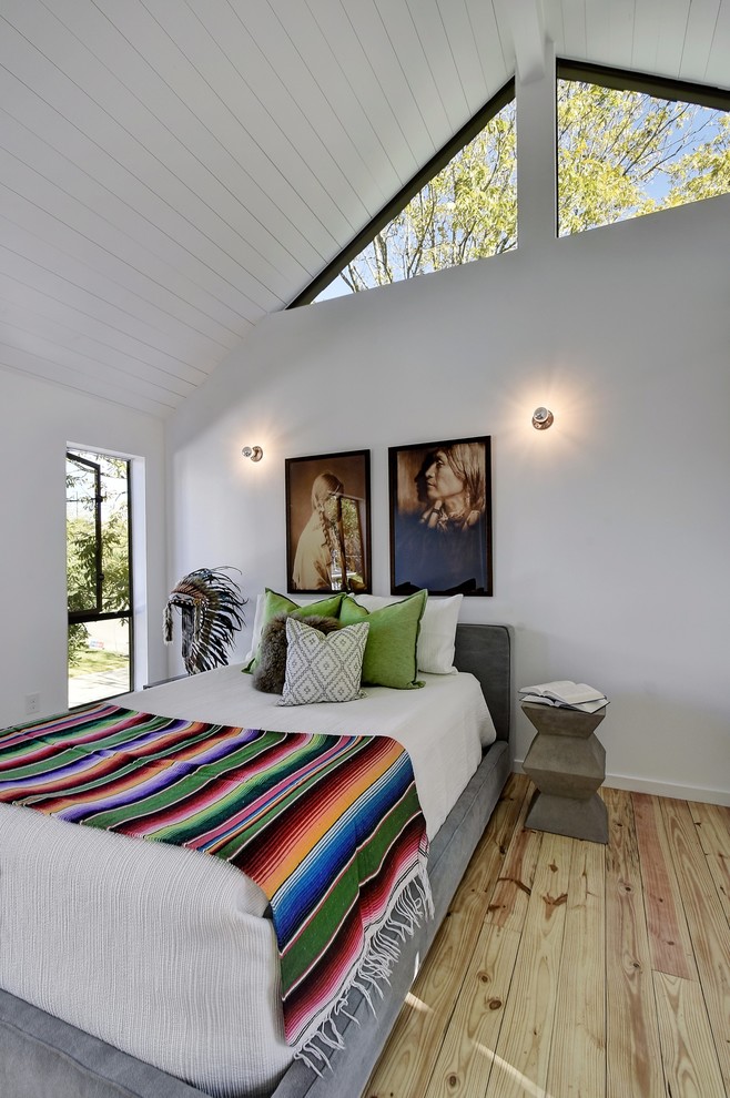 Bedroom - country bedroom idea in Austin