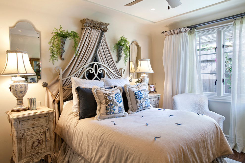 Bedroom - traditional bedroom idea in Orange County