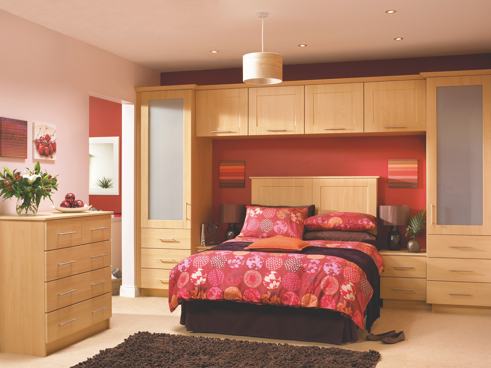 Elegant bedroom photo in Oxfordshire